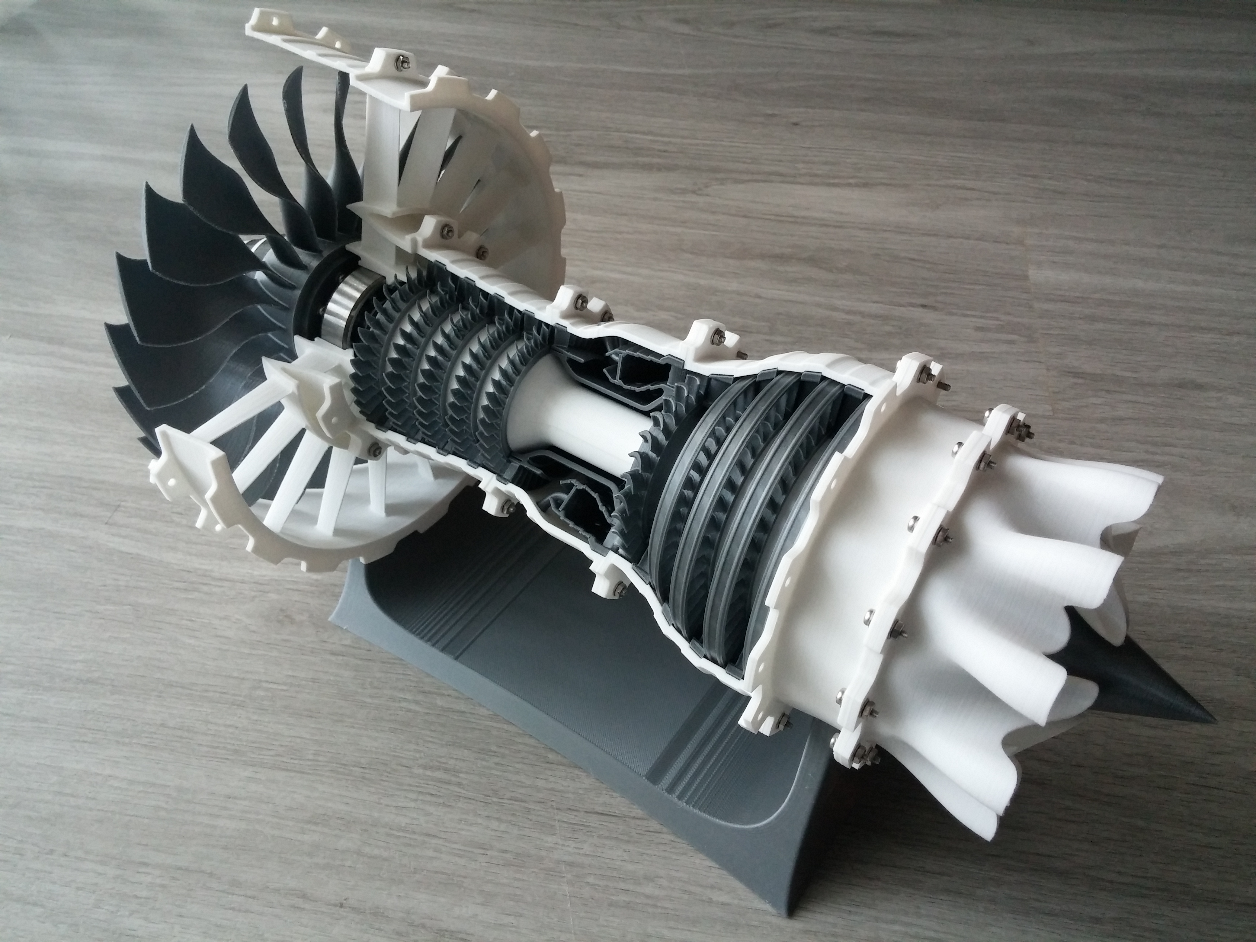 3d-printable-high-bypass-jet-engine-1.snapshot.45