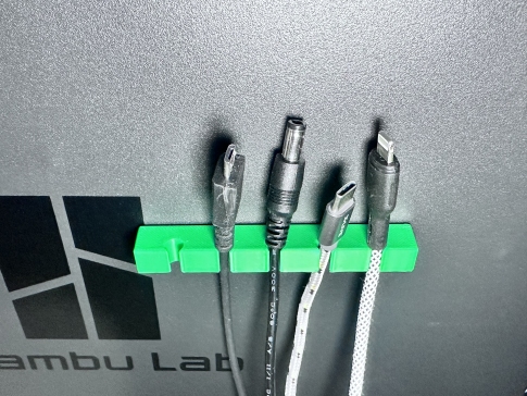 数据线收纳卡扣