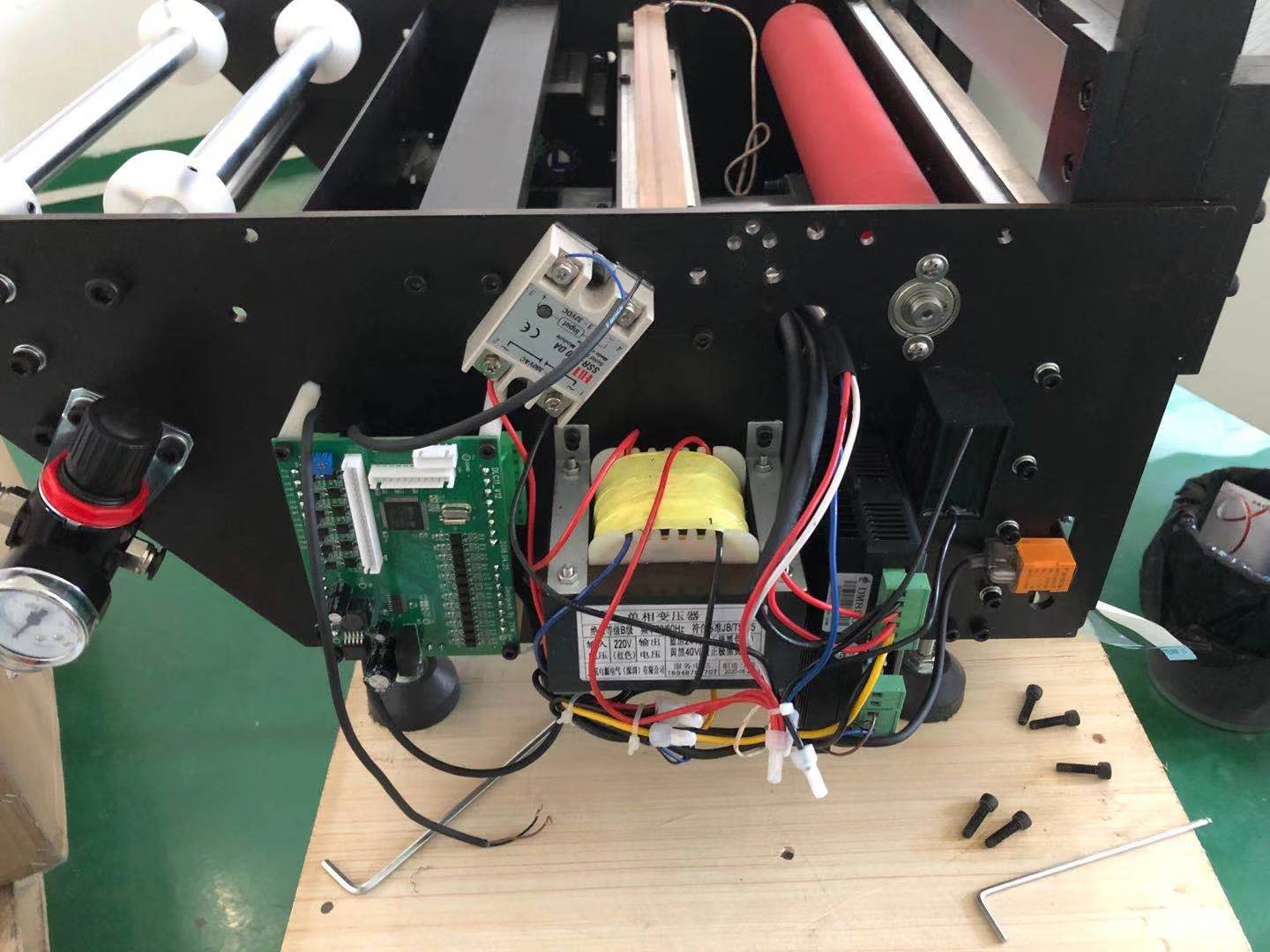 量产薄膜胶袋制袋机