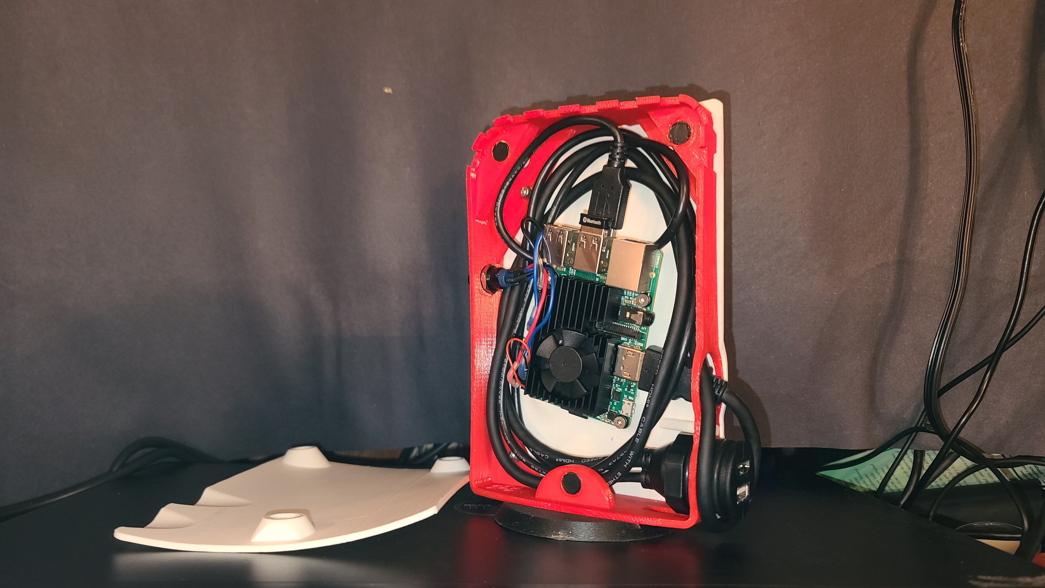 010-HDMI应用-8mm 船用 USB 和_或 HDMI 扩展器  STL  STEP
