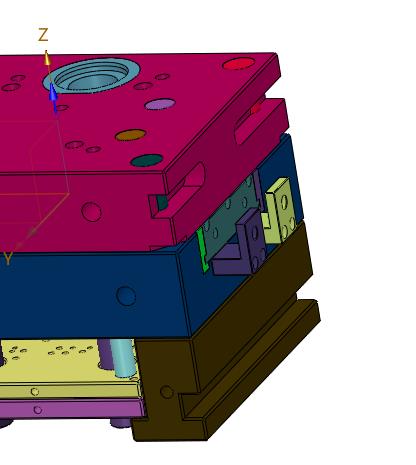 易于散热的塑壳注塑模具