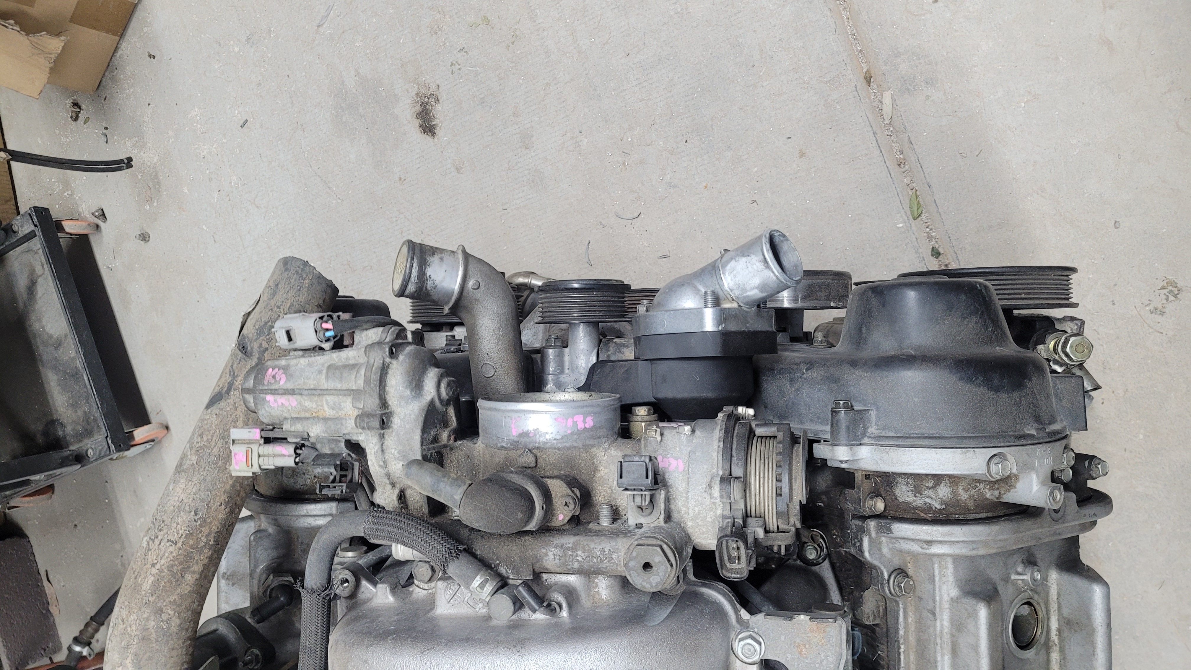 低调恒温器外壳