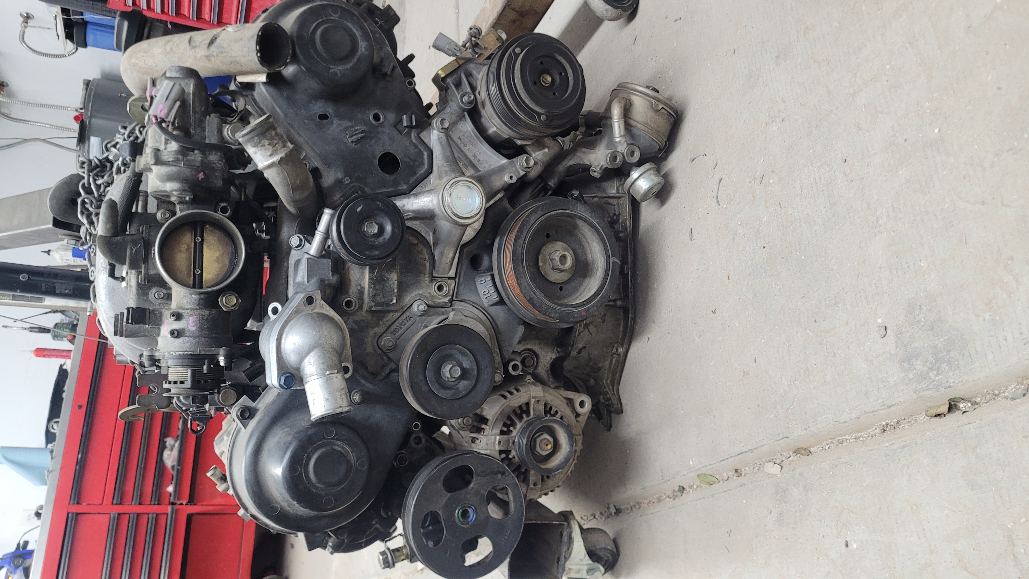 低调恒温器外壳