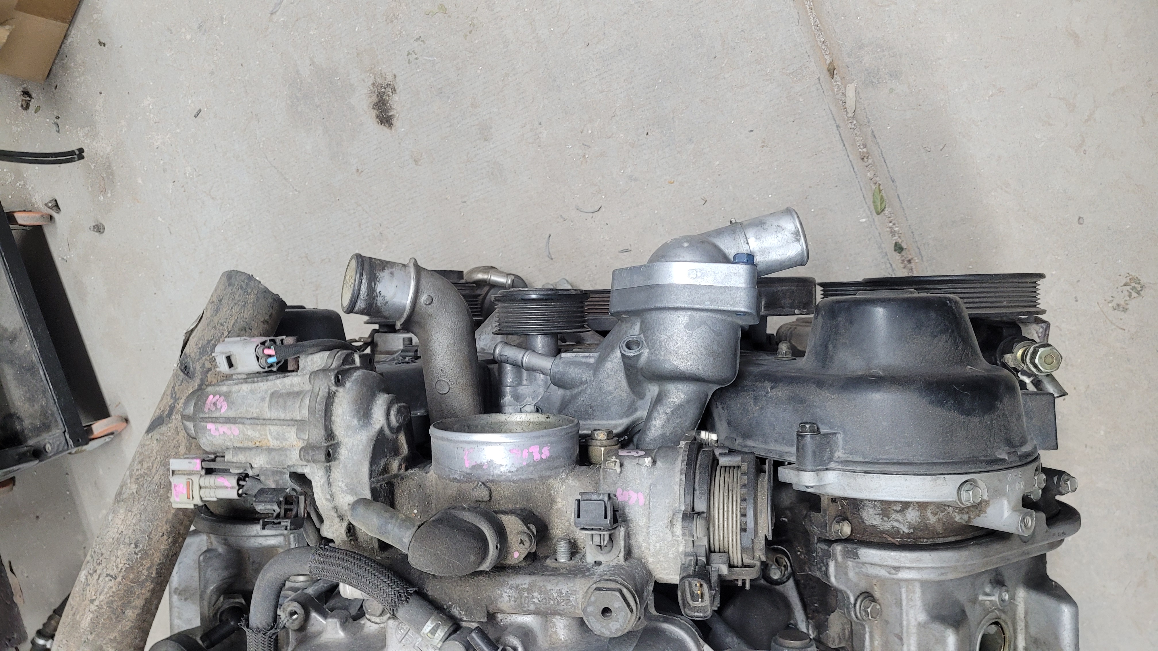 低调恒温器外壳