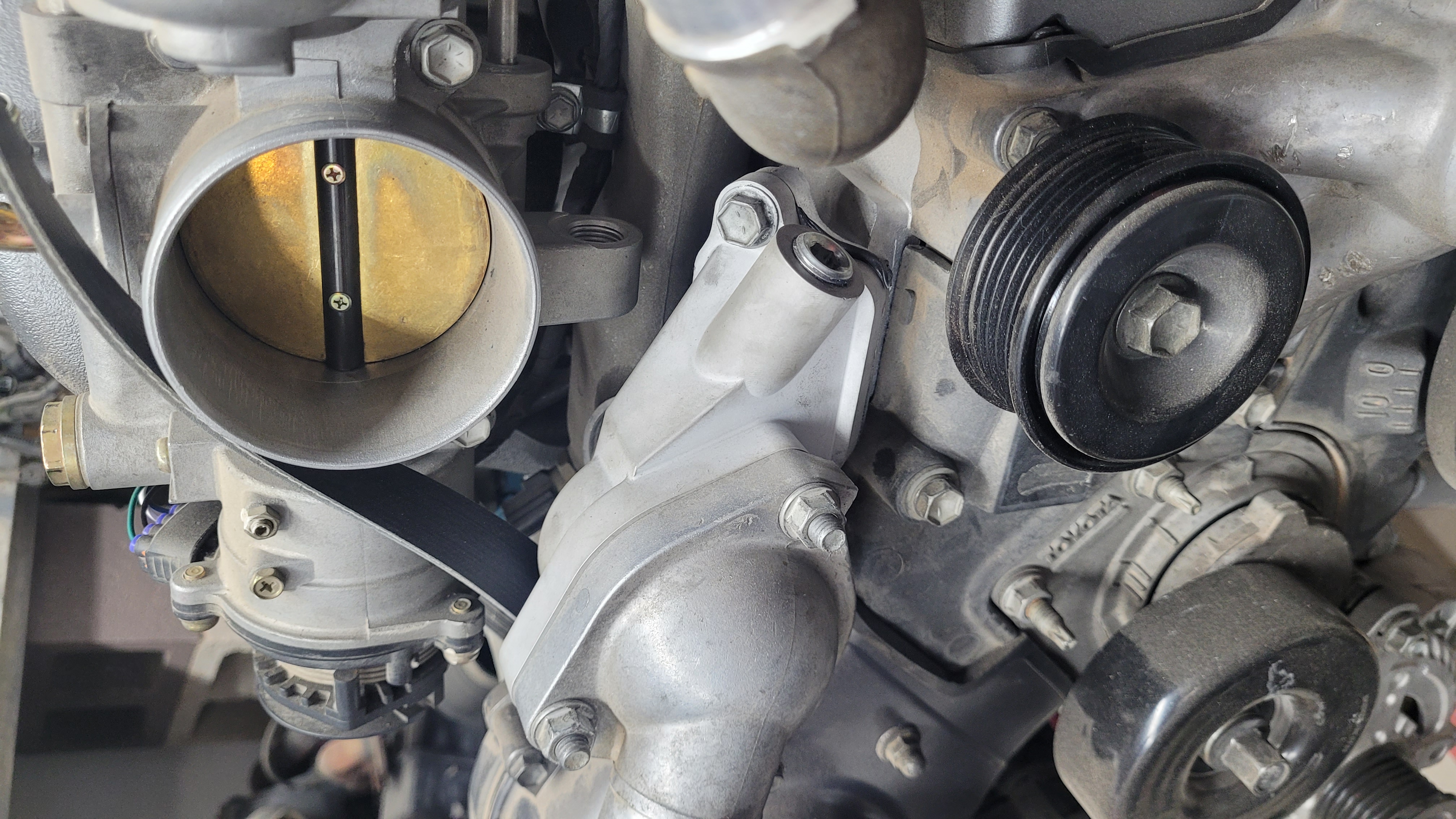 低调恒温器外壳