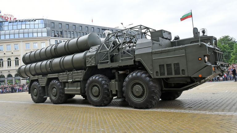 c-300-1火箭炮发射车