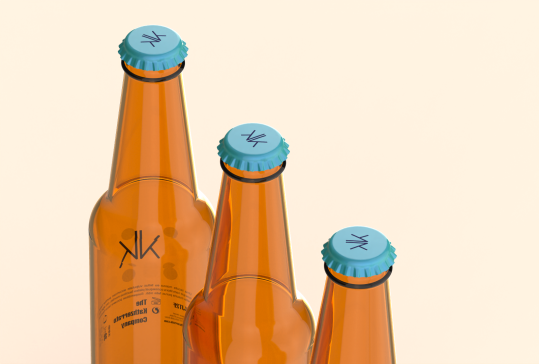 带皇冠盖的啤酒玻璃瓶