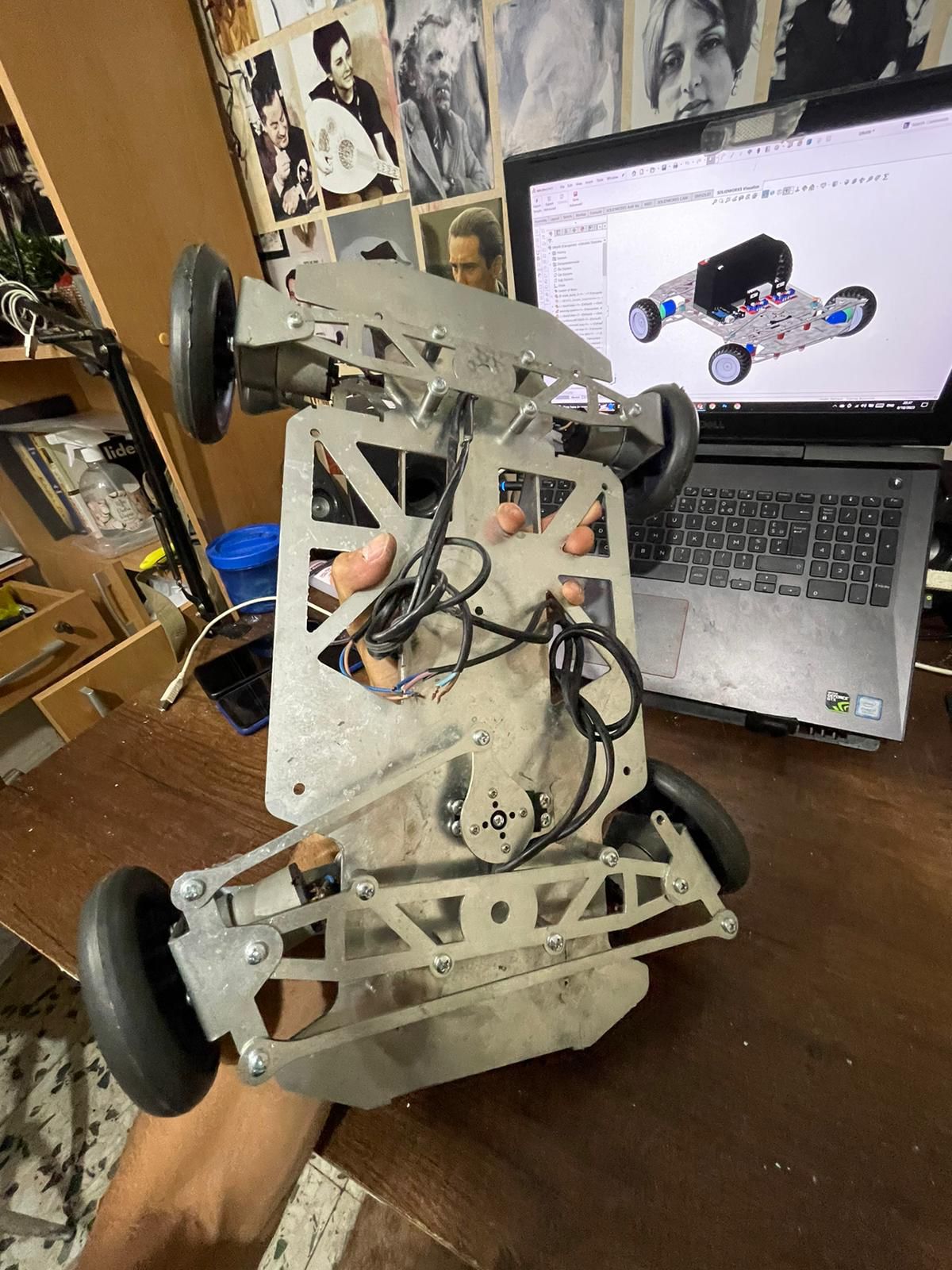 全轮驱动四轮编程小车