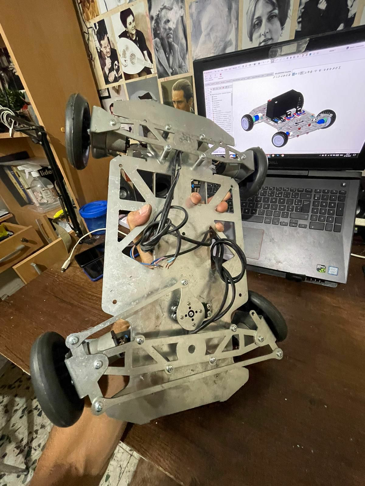 全轮驱动四轮编程小车