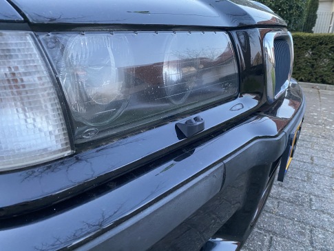 宝马 E36 1998 大灯清洗器（为了保持 E36 的美观外观）
