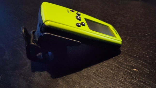 Garmin Geko 101 201 301 手把安装。 (1)