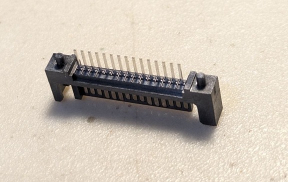 SATA 电源垂直 15P TH 连接器