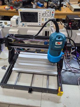 升级 CNC 为 Makita 路由器