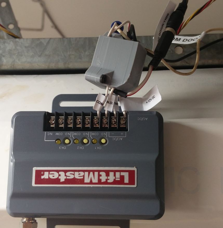 继电器盒 - 介于850LM和28V AC车库门之间