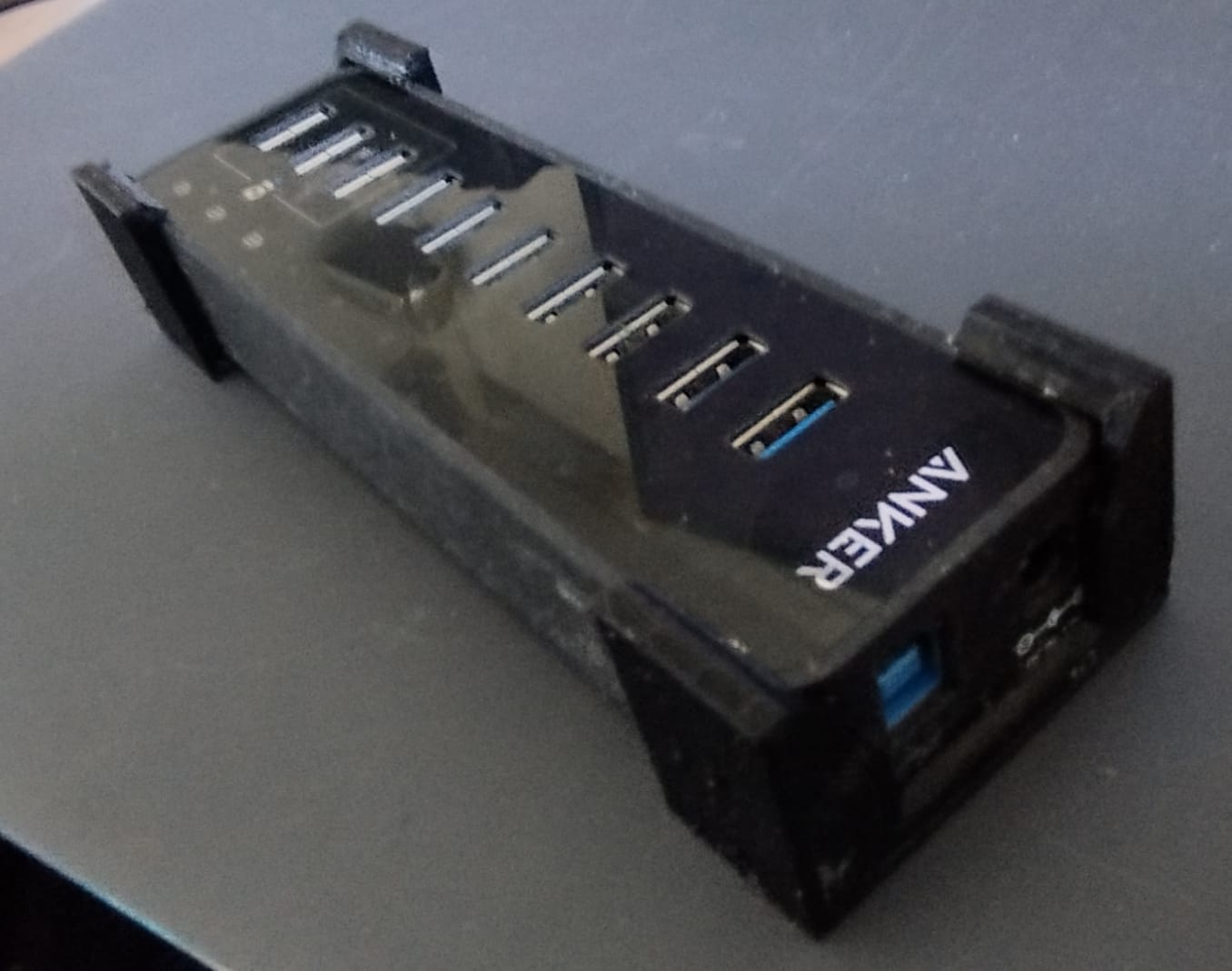 Anker 7+3 USB 供电集线器