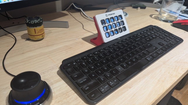 Logi MX Keys 键盘用 StreamDeck Mk2 支架