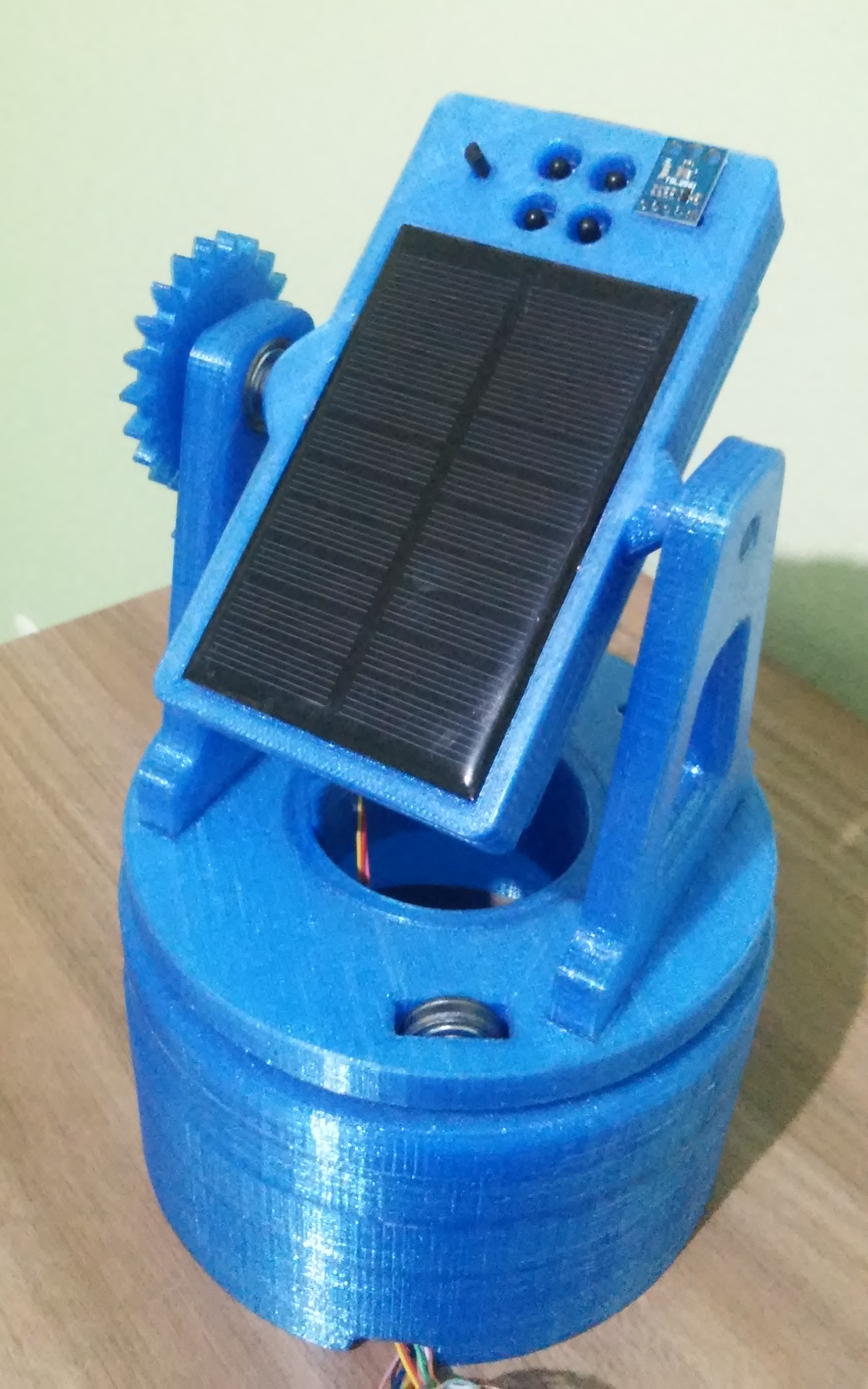 双轴太阳能跟踪器 (4)