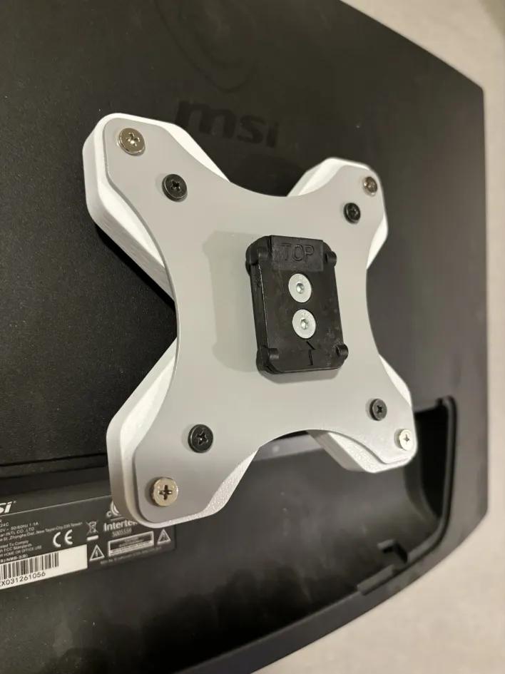 Optix G24C 显示器 VESA 安装