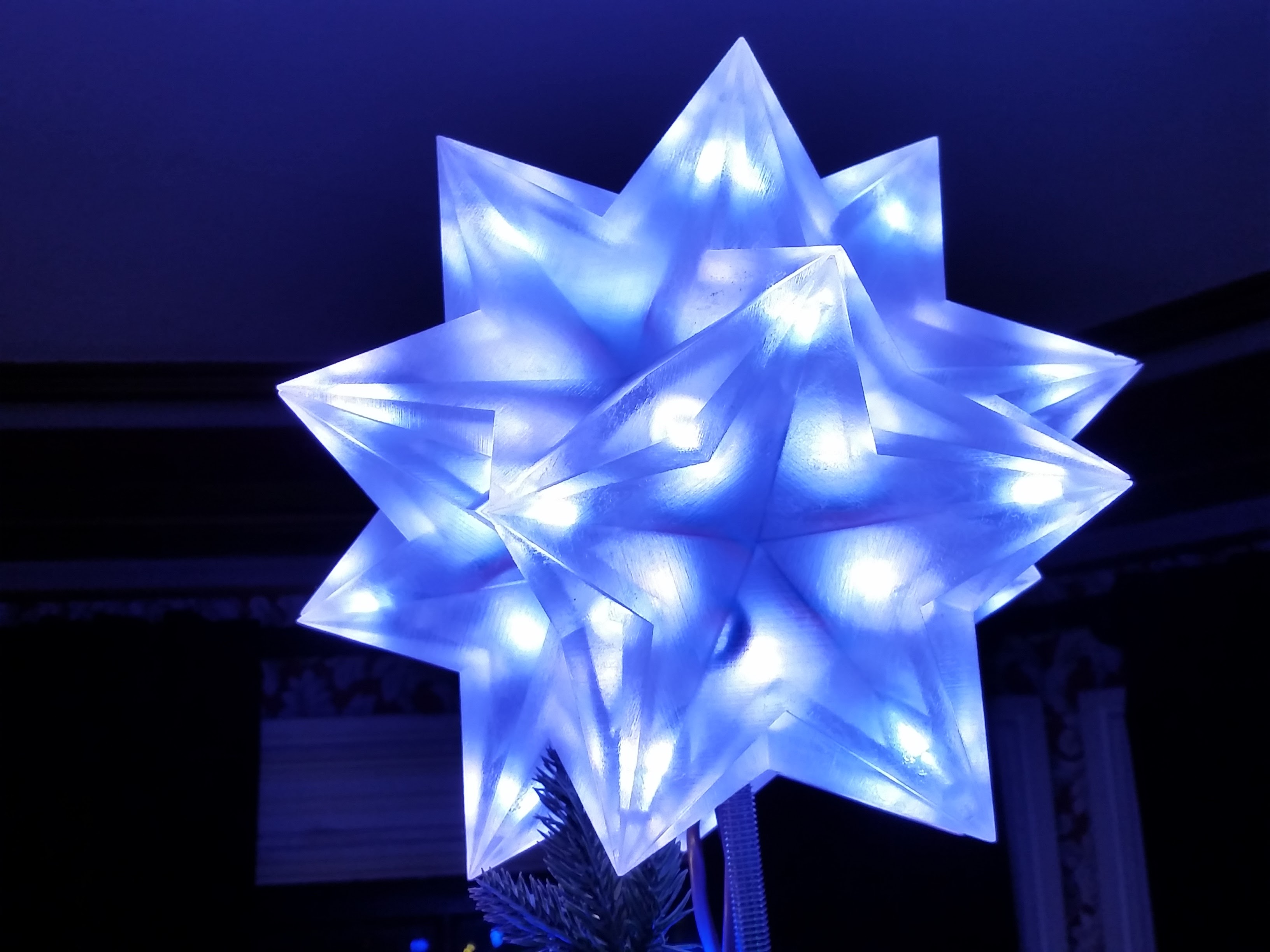 十个四面体树顶装饰