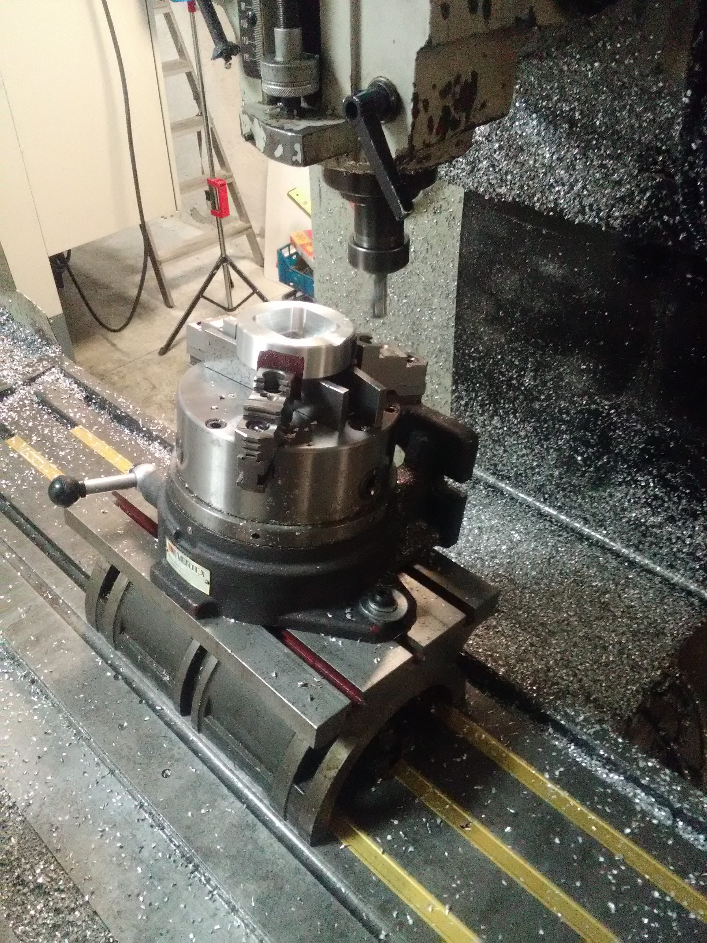 立体主义烟灰缸(直径100毫米)CNC铝制