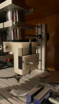 CNC 路由器，笔架。