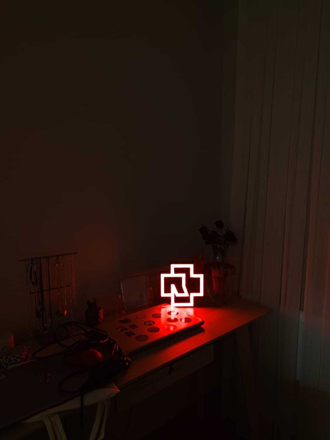 手工制作的Rammstein标志灯
