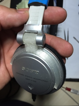耳机 MDR-V300