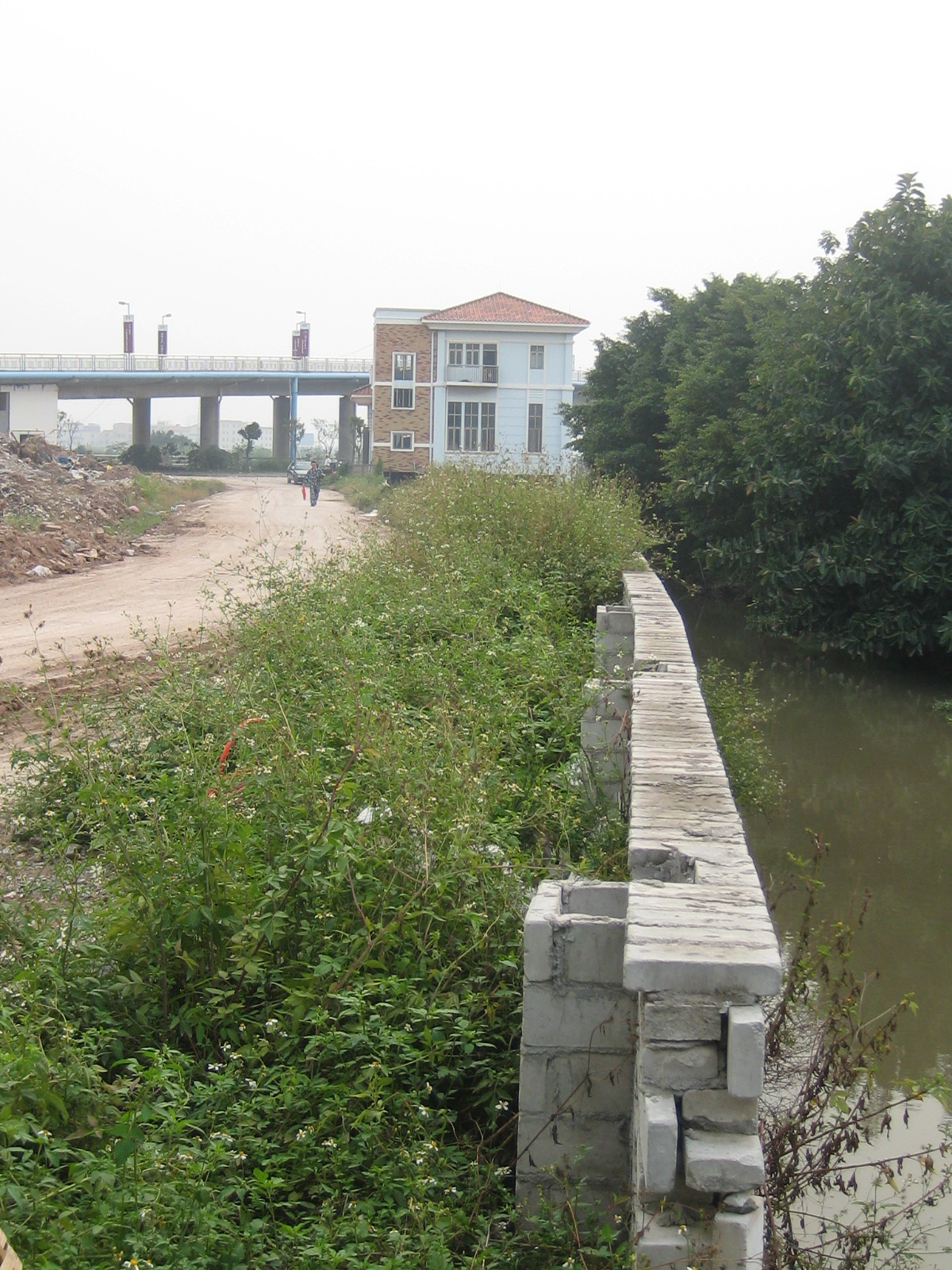 佛山南海某绿洲侧挡墙工程及涌底硬底化工程改造施工工程