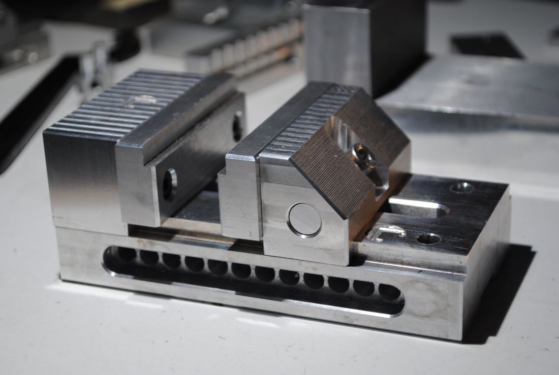 小型机械钳工台虎钳 V2 25-20