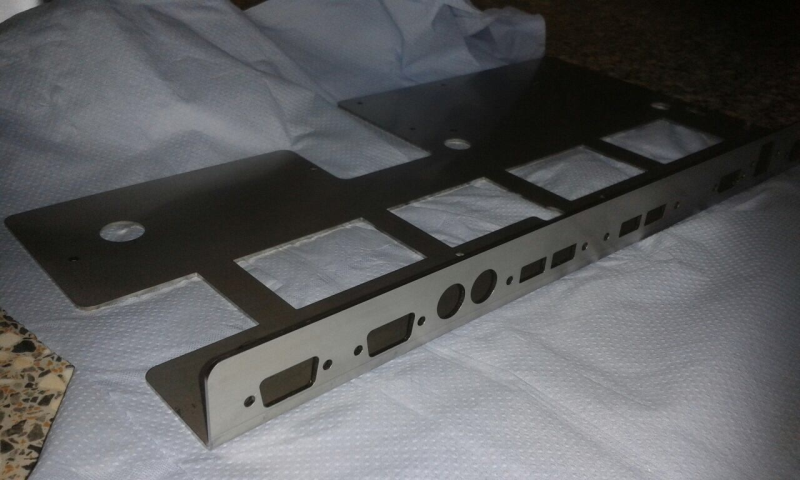 阿米加 500 - 钢板更新到 i3 处理器