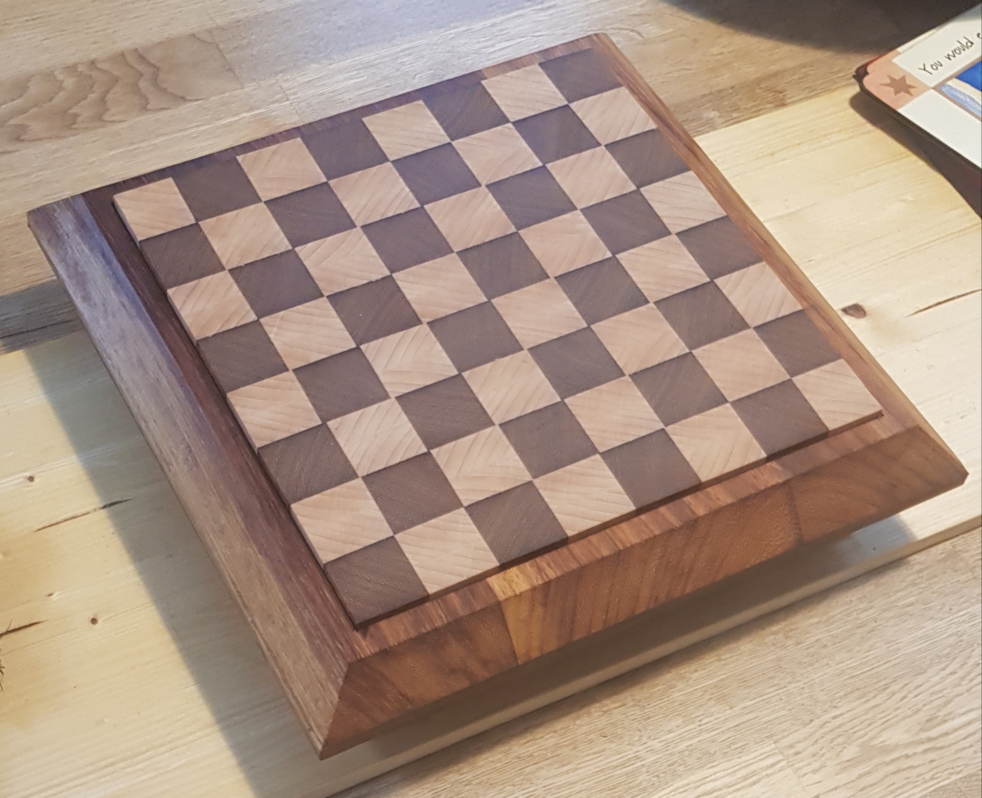 带储物底座的棋盘