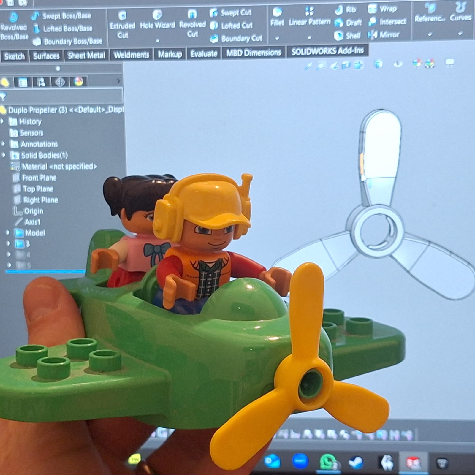 标准双叶片螺旋桨 2.75英寸 (70毫米)