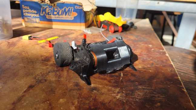 150克仙灵重量级战斗机器人