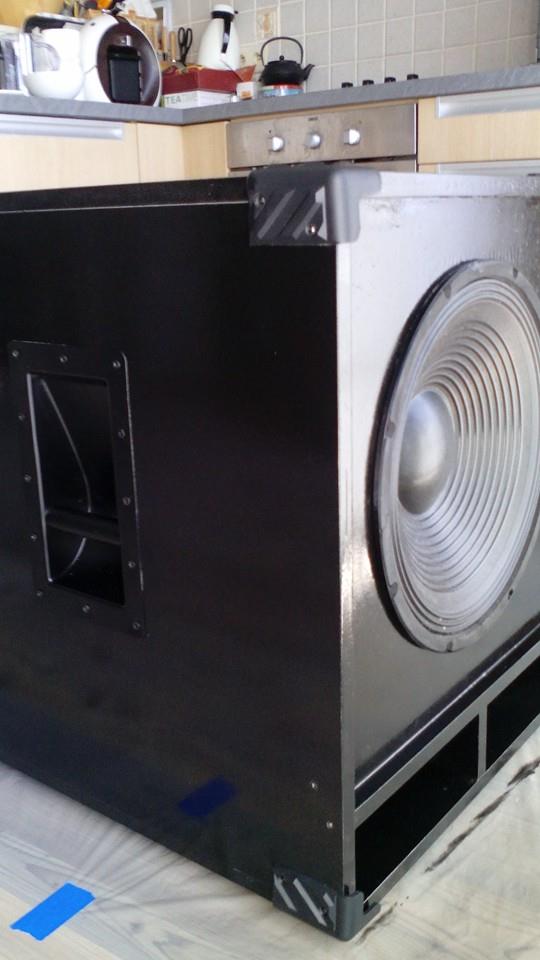 A3001507-C15 400 频率反射低音音箱柜