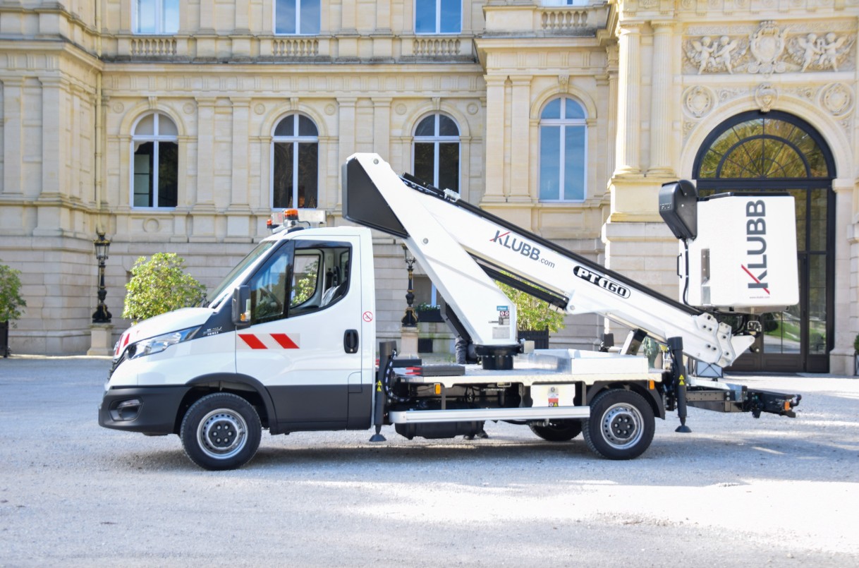 小型伸缩式高空作业平台 sw24