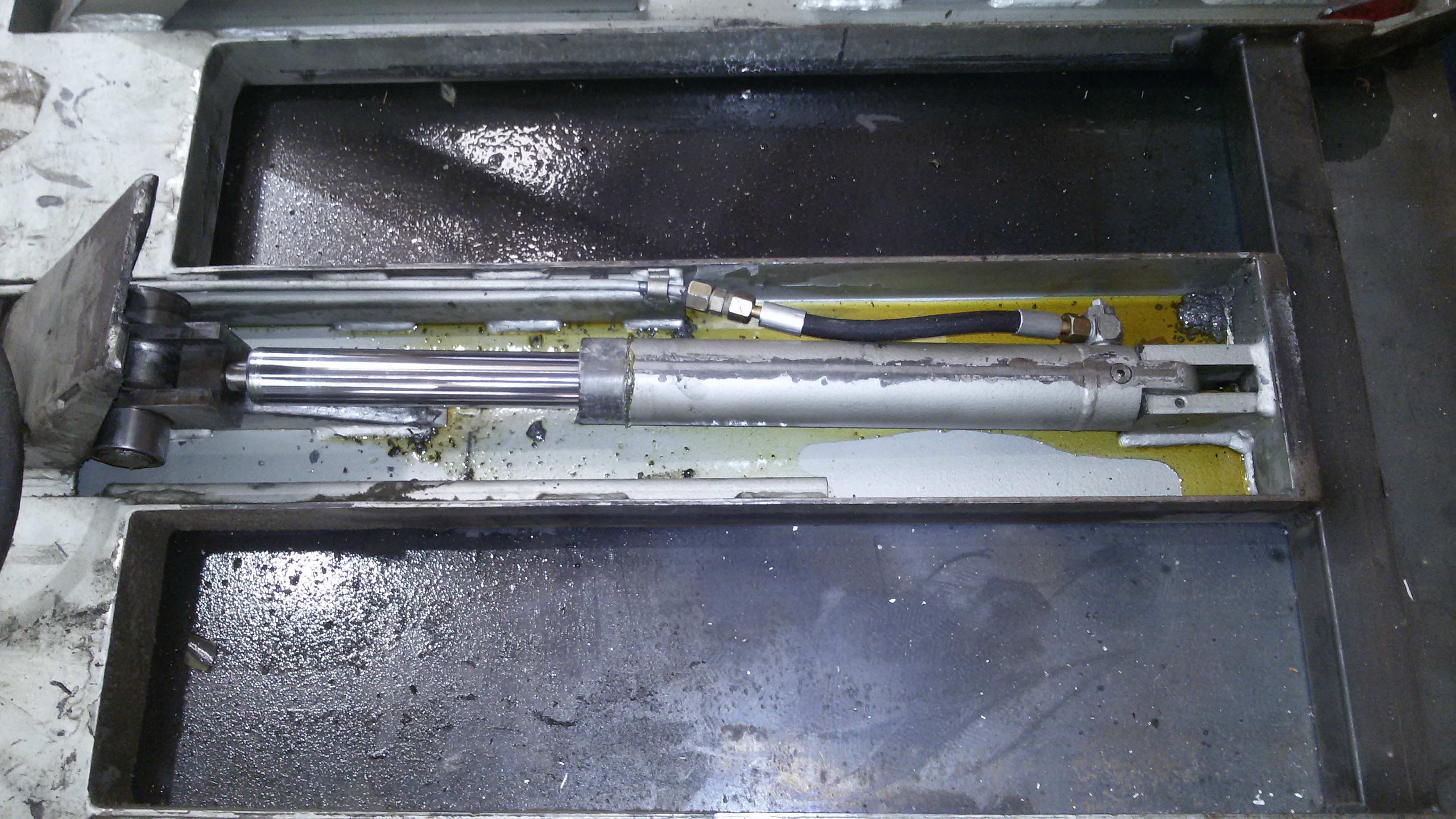 A0002765-拉杆式液压缸 280x220x1400 毫米