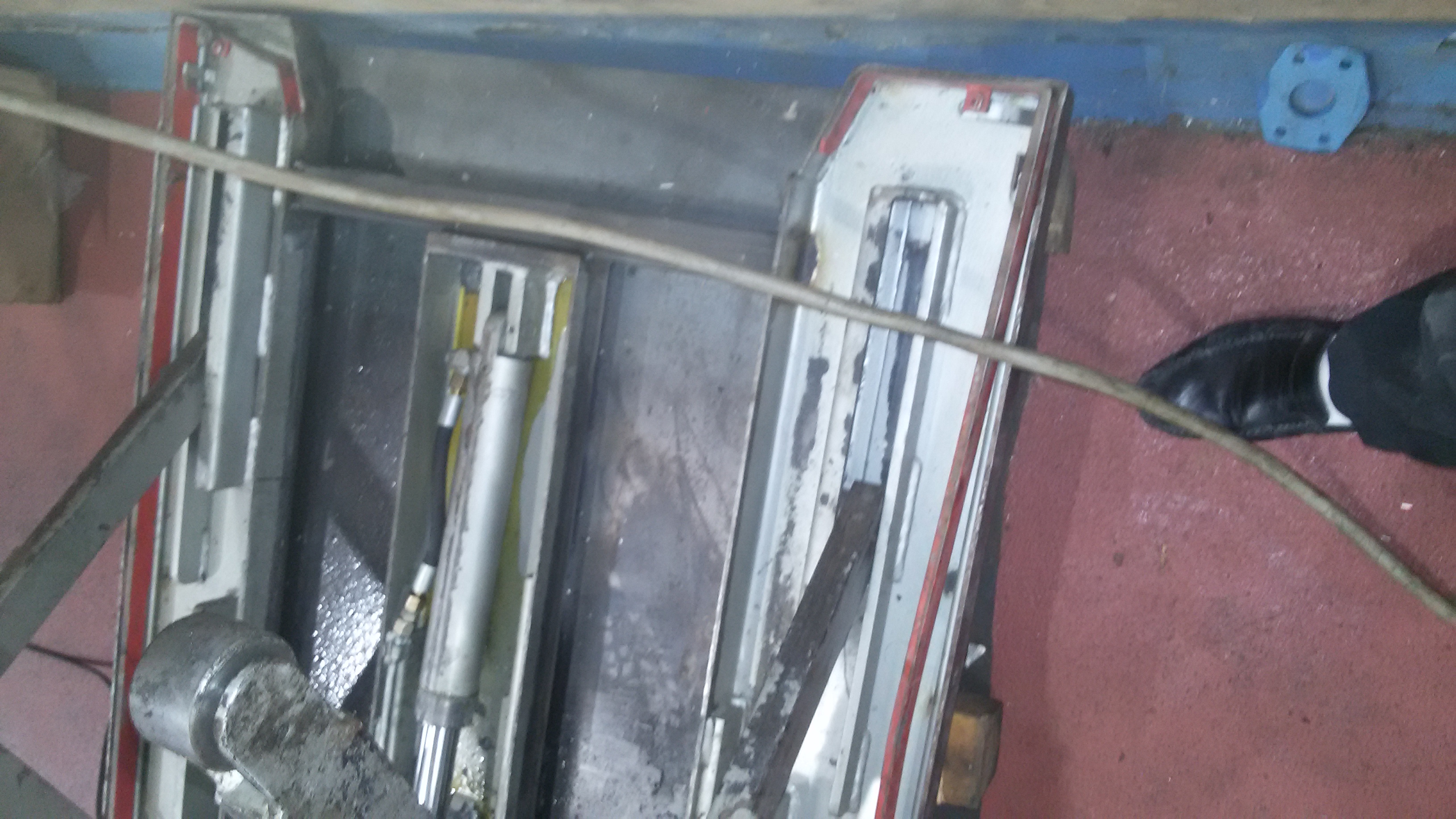 A0002765-拉杆式液压缸 280x220x1400 毫米