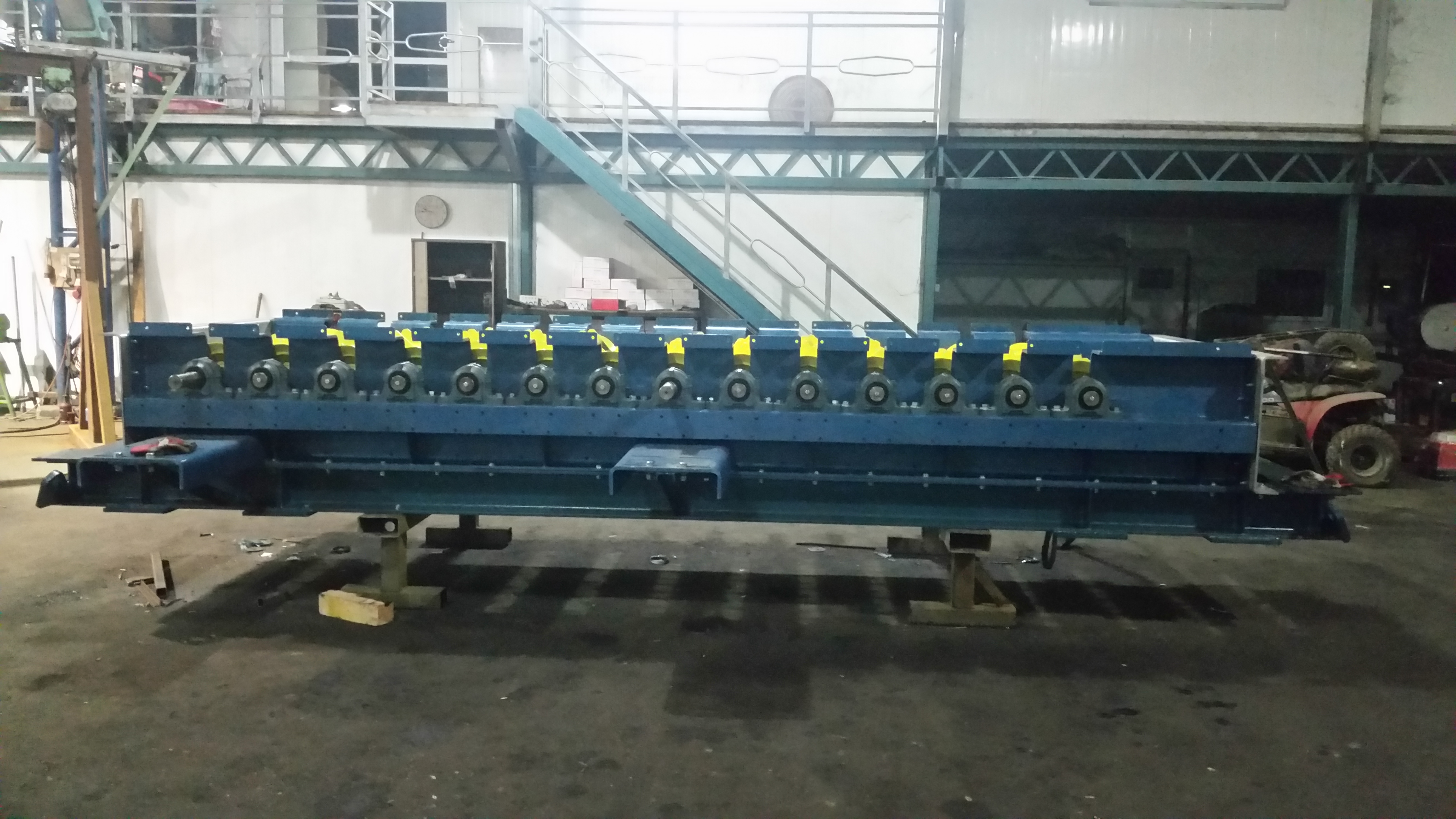 A2004647-摇摆喂食器