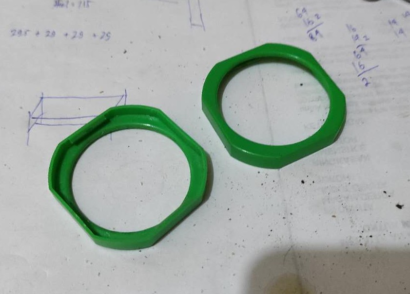 三通插头适配器