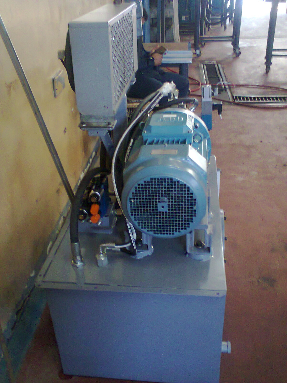 A0003217-液压单元带储油箱