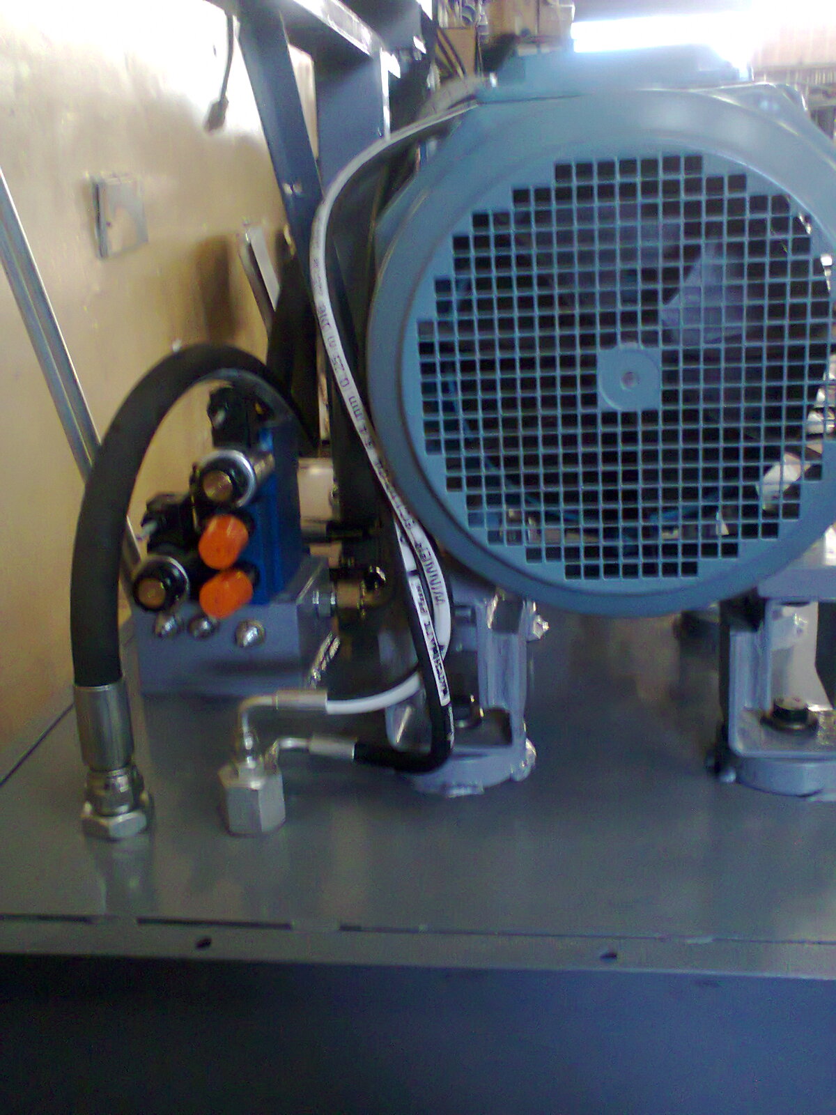 A0003217-液压单元带储油箱