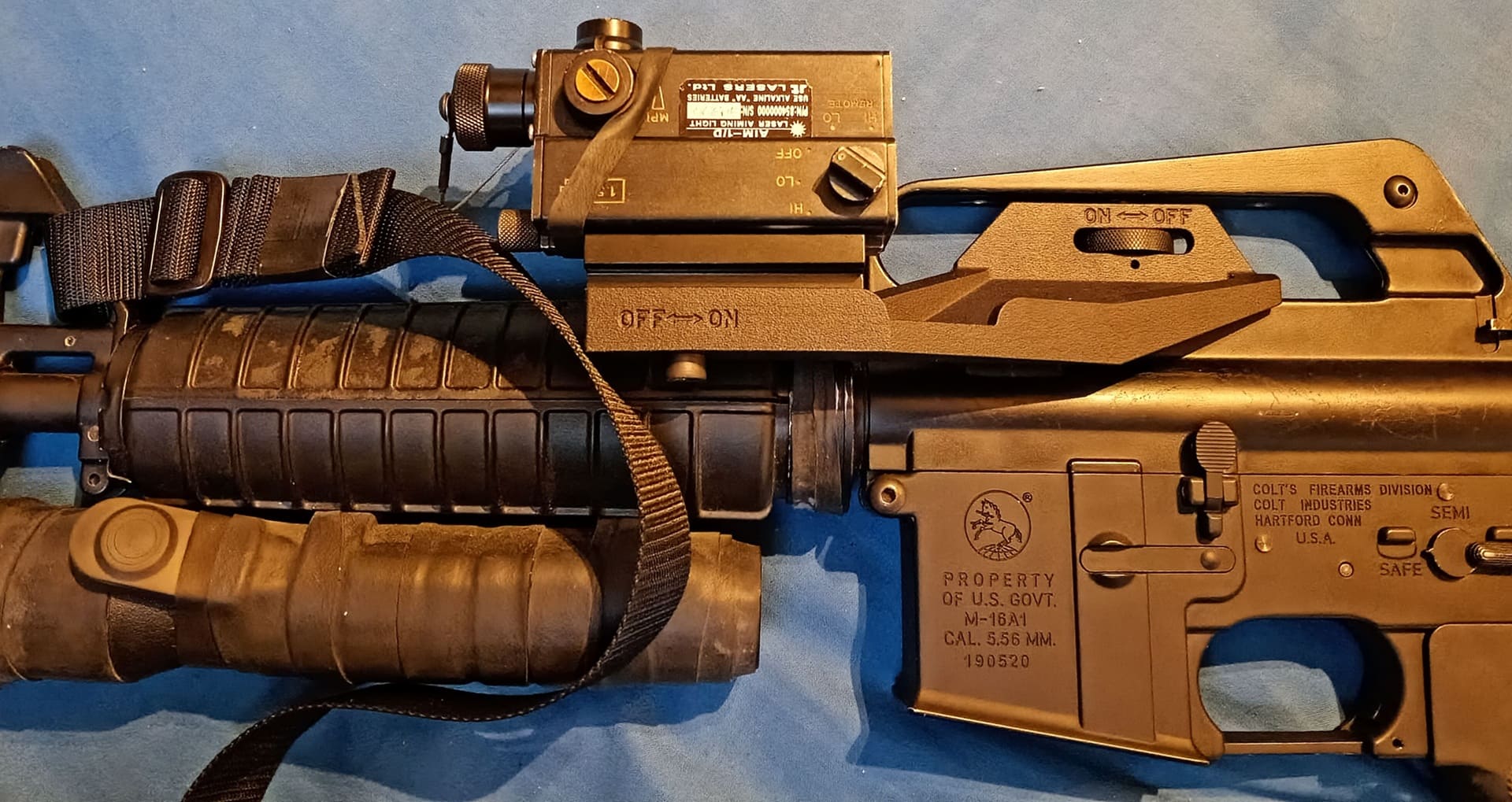 AN PAQ 4 侧面安装提手