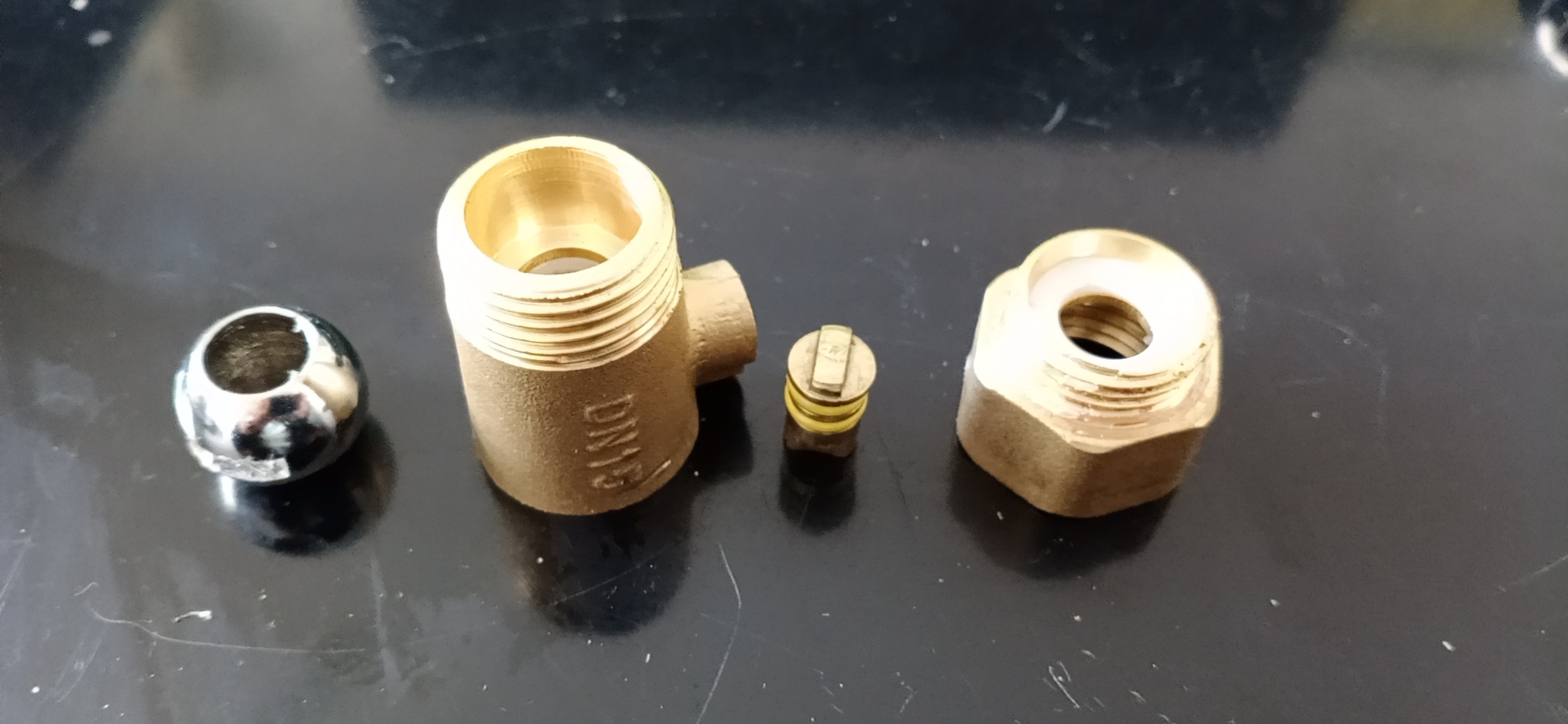 洗车浇花高压用四分金属铜球阀开关可调浇花洗车洒水水枪喷头