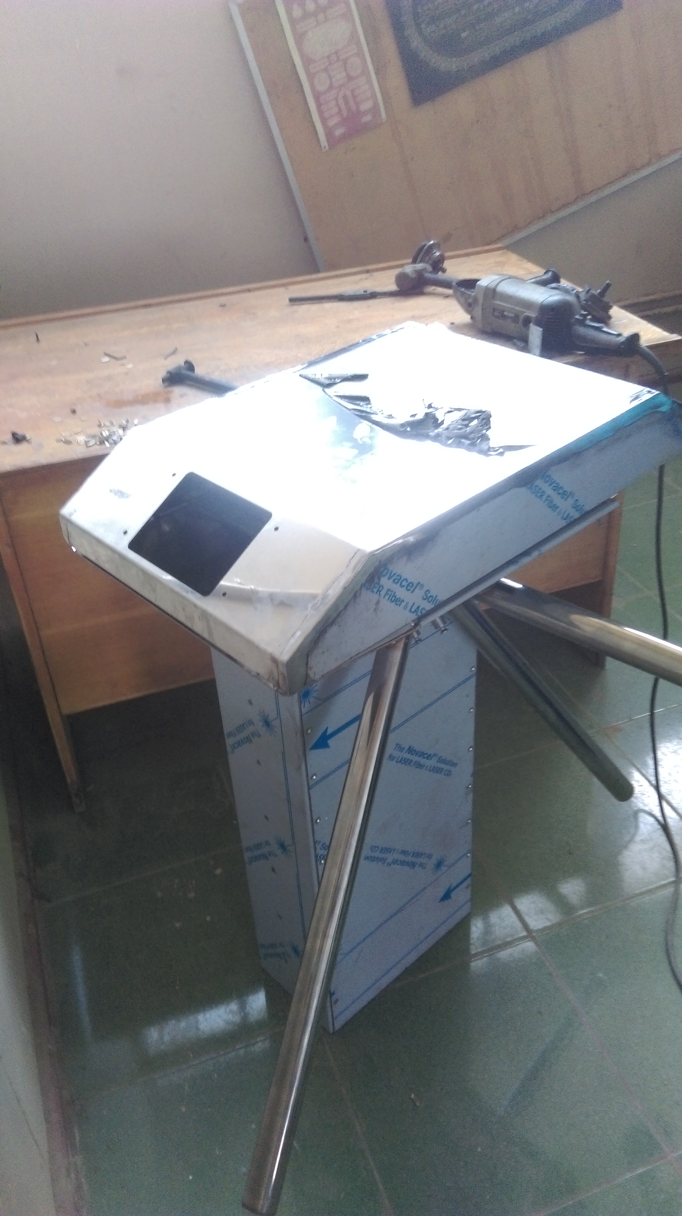 自动化过道栅栏