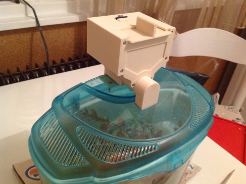 喂鱼器