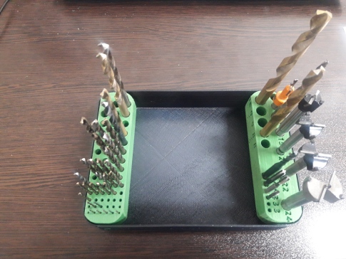 用于保持和成形钻头钻盒