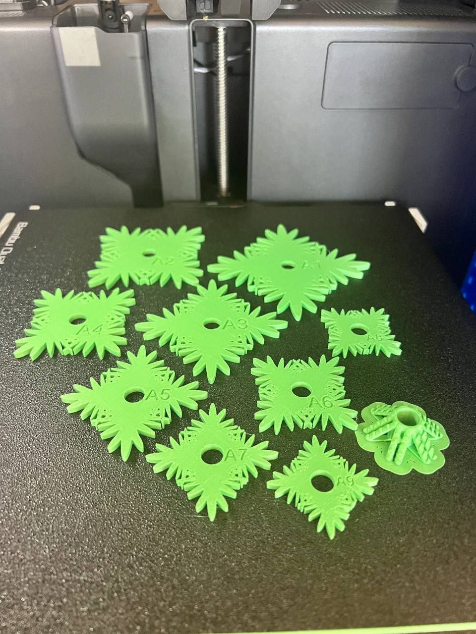 圣诞树Build your own Christmas Tree no support needed