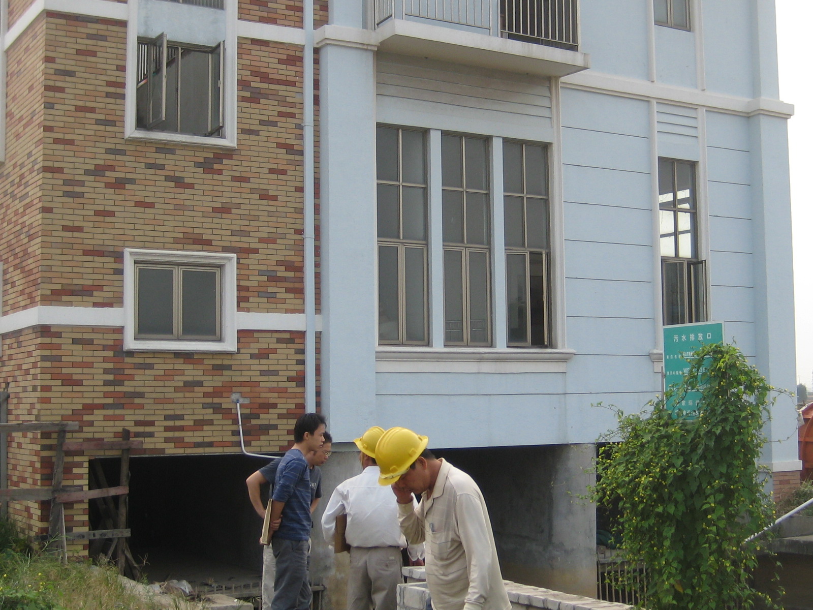 佛山南海某绿洲侧挡墙工程及涌底硬底化工程改造施工工程