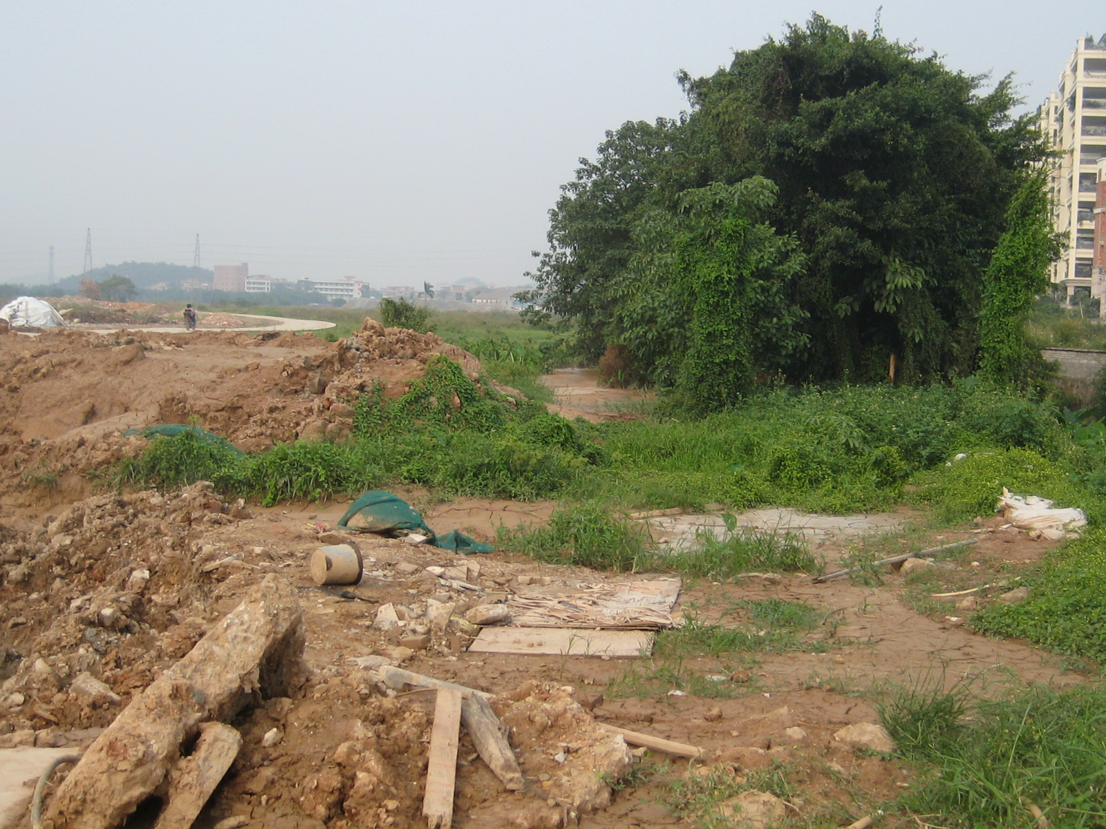 佛山南海某绿洲侧挡墙工程及涌底硬底化工程改造施工工程